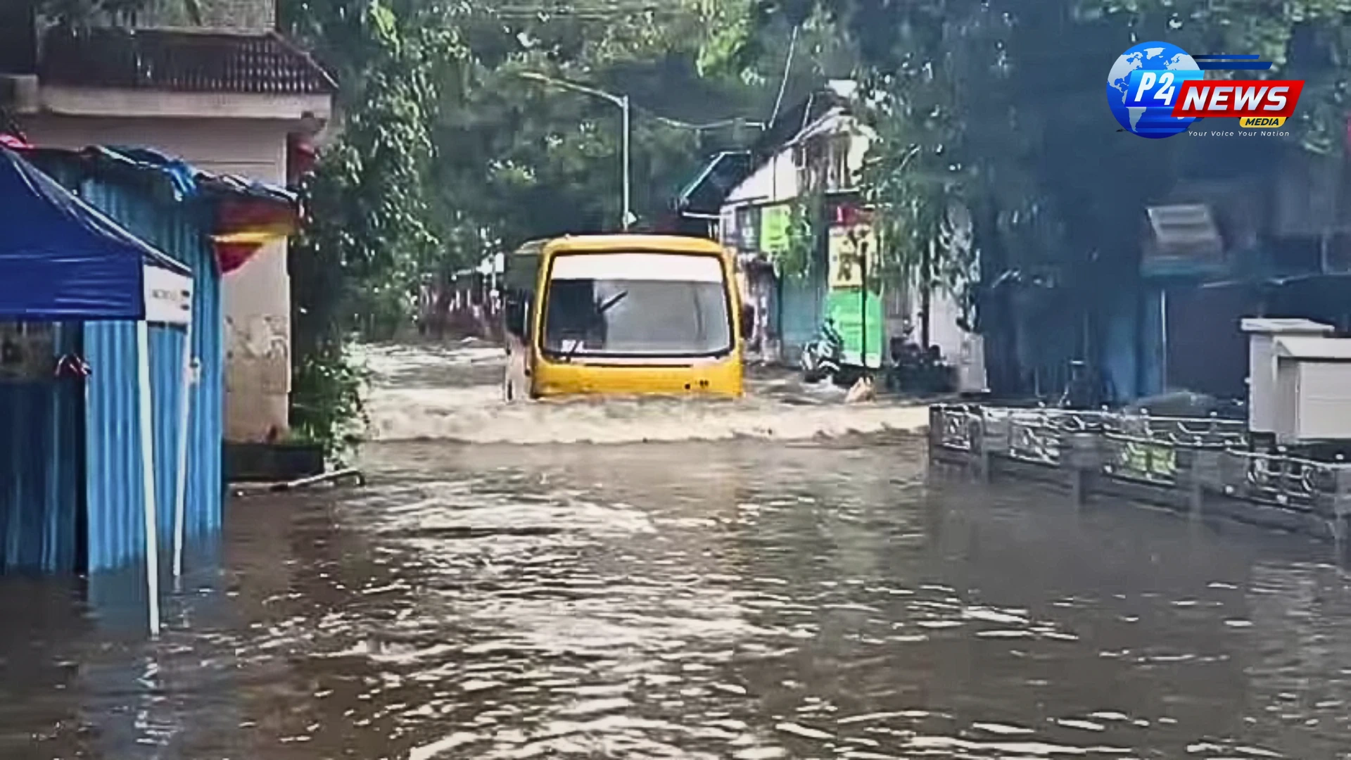 Mumbai Paralyzed by Torrential Rains: Schools Closed, Flights and Trains Disrupted